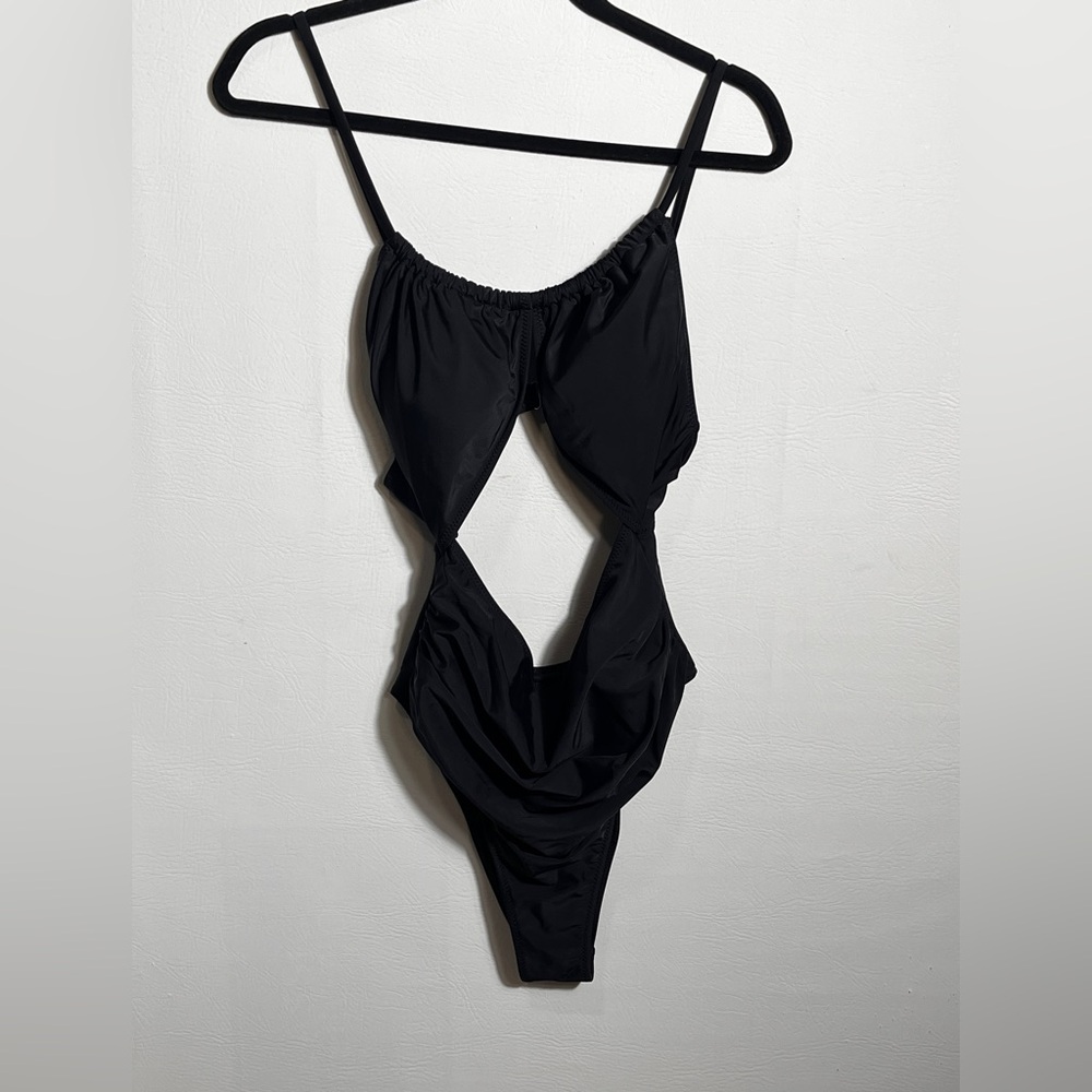 Blooming Jelly Black Cutout One-Piece Swimsuit Large NWT